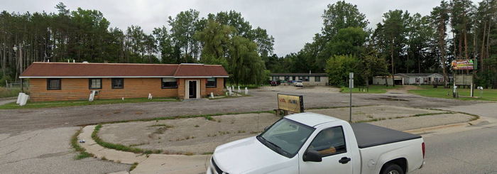 Jimmie Wales Bar & Motel - 2018 Streetview Of Whalens (newer photo)